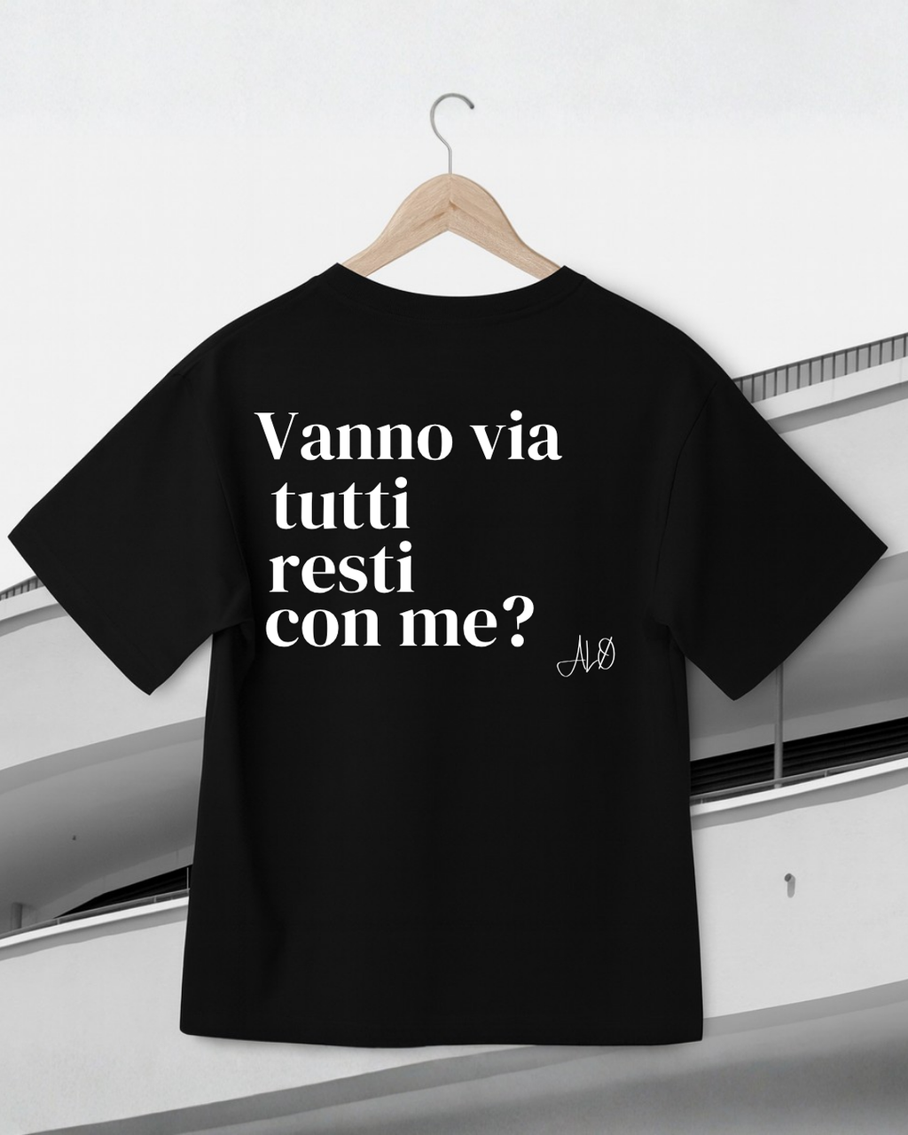 Tee - Vanno via tutti resti con me?