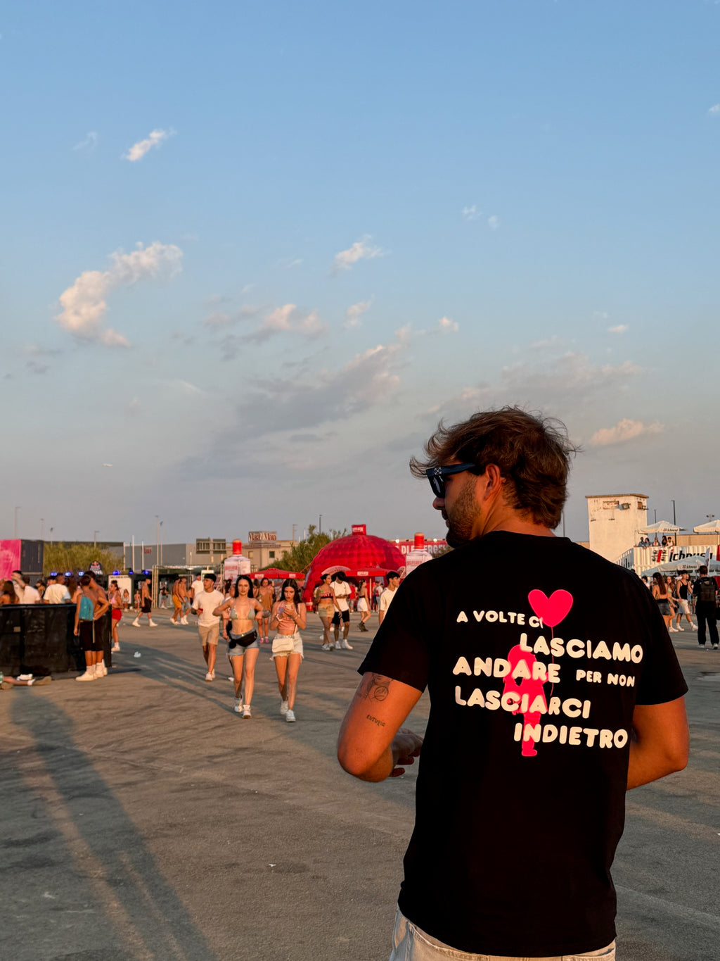 Tee - A volte ci lasciamo andare per non lasciarci indietro